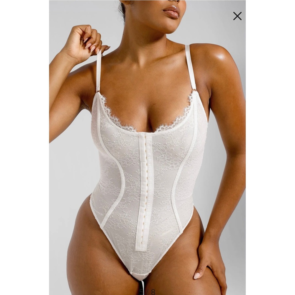Shapellx NWT $54 Lace Glamour Flawless Fit Thong Bodysuit‎ Women's Size XS